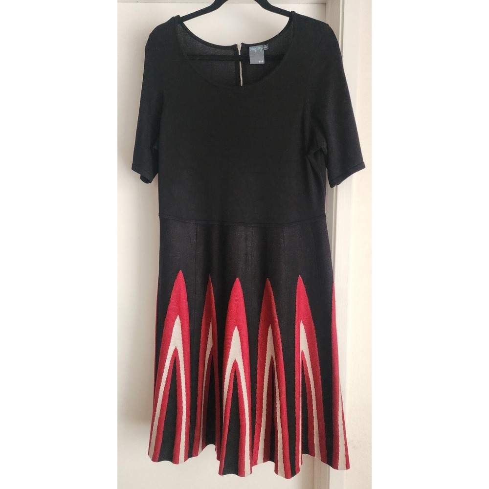 Gabby Skye Maxi Dress 1X Black Red White Geometric Short Sleeve Round Neck Gown